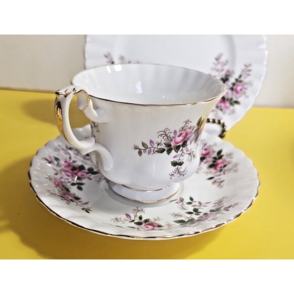 4 Sets Royal Albert Bone China Lavender Rose Tea Cup Saucer & Bread Plate 2008 - Picture 6 of 14